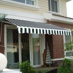 Manual Patio 8.2' 6.5' Retractable Sunshade Awning